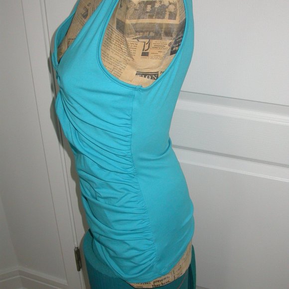 Turquoise Bodycon Tank Top - Picture 3 of 7